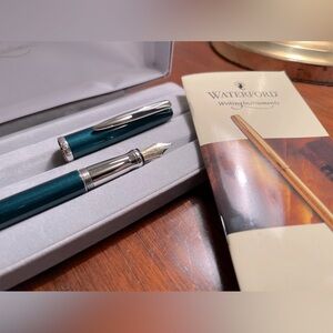 Waterford Carlton Fountain Pen 18k Gold Nib, Jade Green Chinese Lacquer